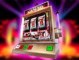 Người chơi thao tác trên điện thoại trong phòng Bingo trực tuyến với giao diện tiếng Việt