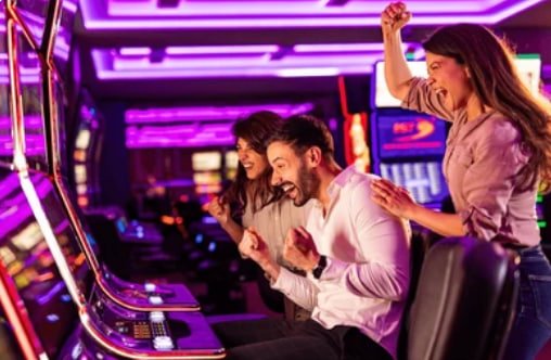 Giao diện nền tảng 6ff trên thiết bị mobile với sportsbook và slot online
